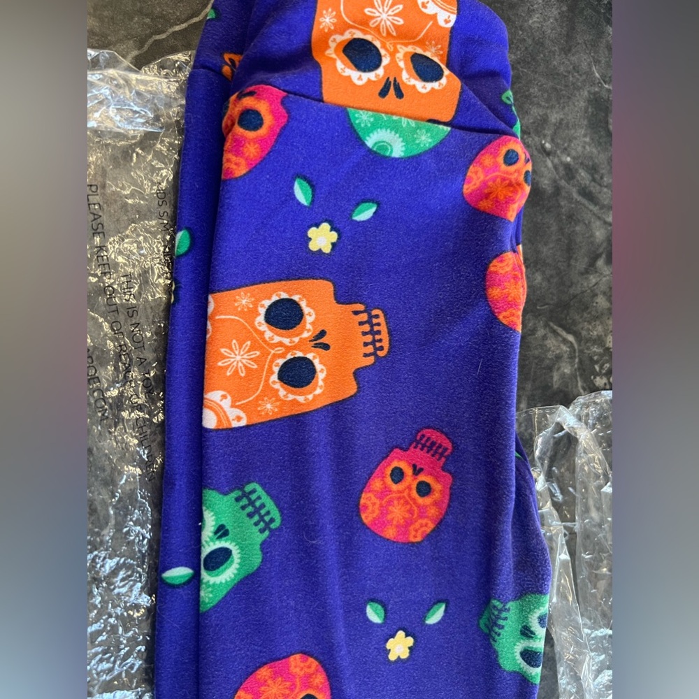 LulaRoe spooky NEW buttery soft leggings Halloween sugar skull size - kids L/Xl